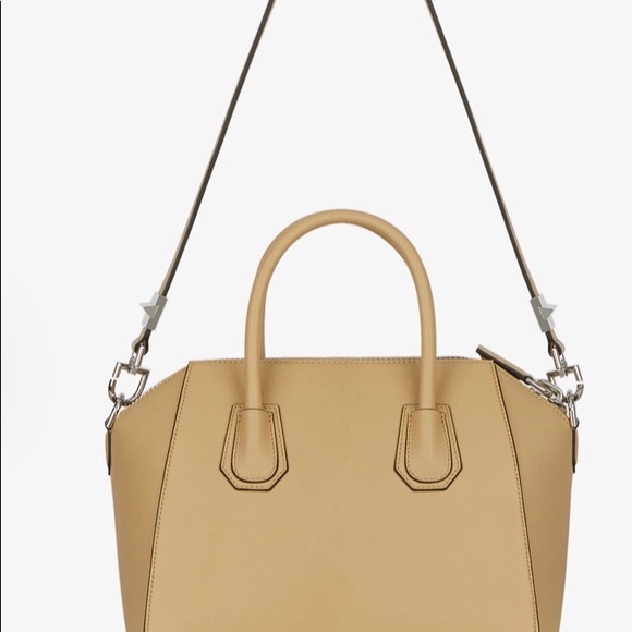 Brand new Small Antigona bag in grained leather - Picture 3 of 7